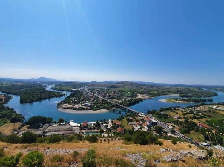 Sunrise Guest House Shkoder Exterior photo