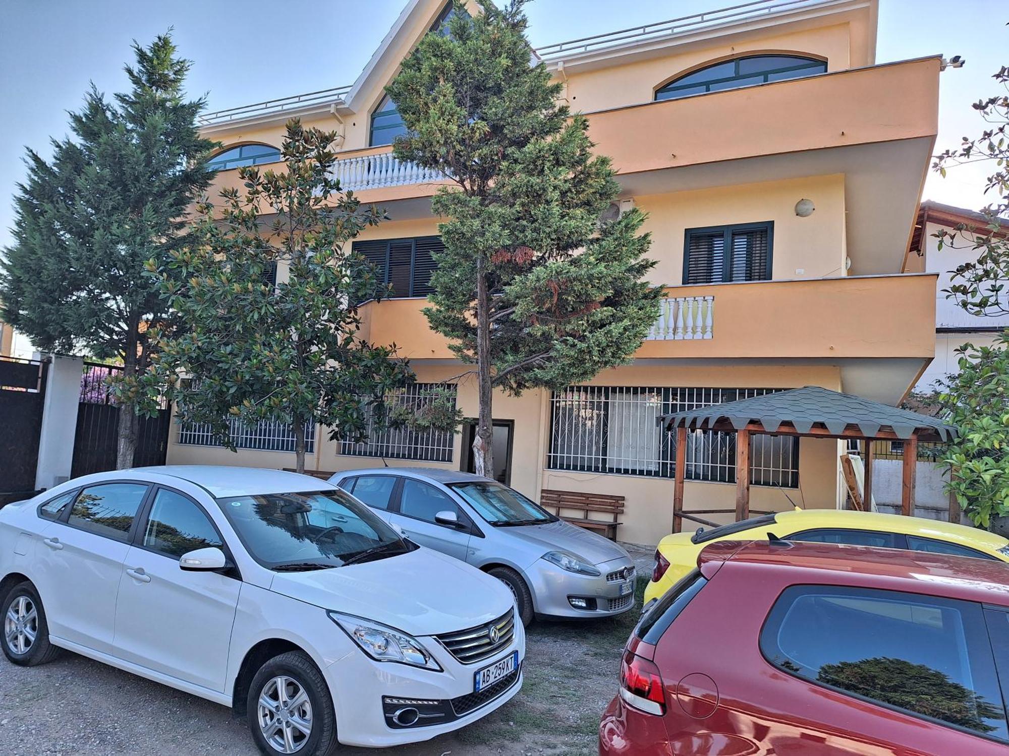 Sunrise Guest House Shkoder Exterior photo